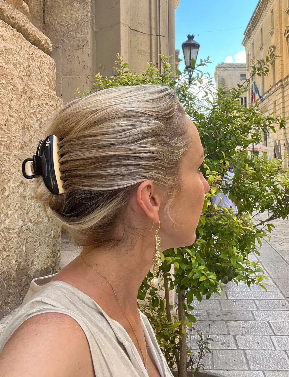 Hair Claw Clip Acetate Athenae Noir in Large