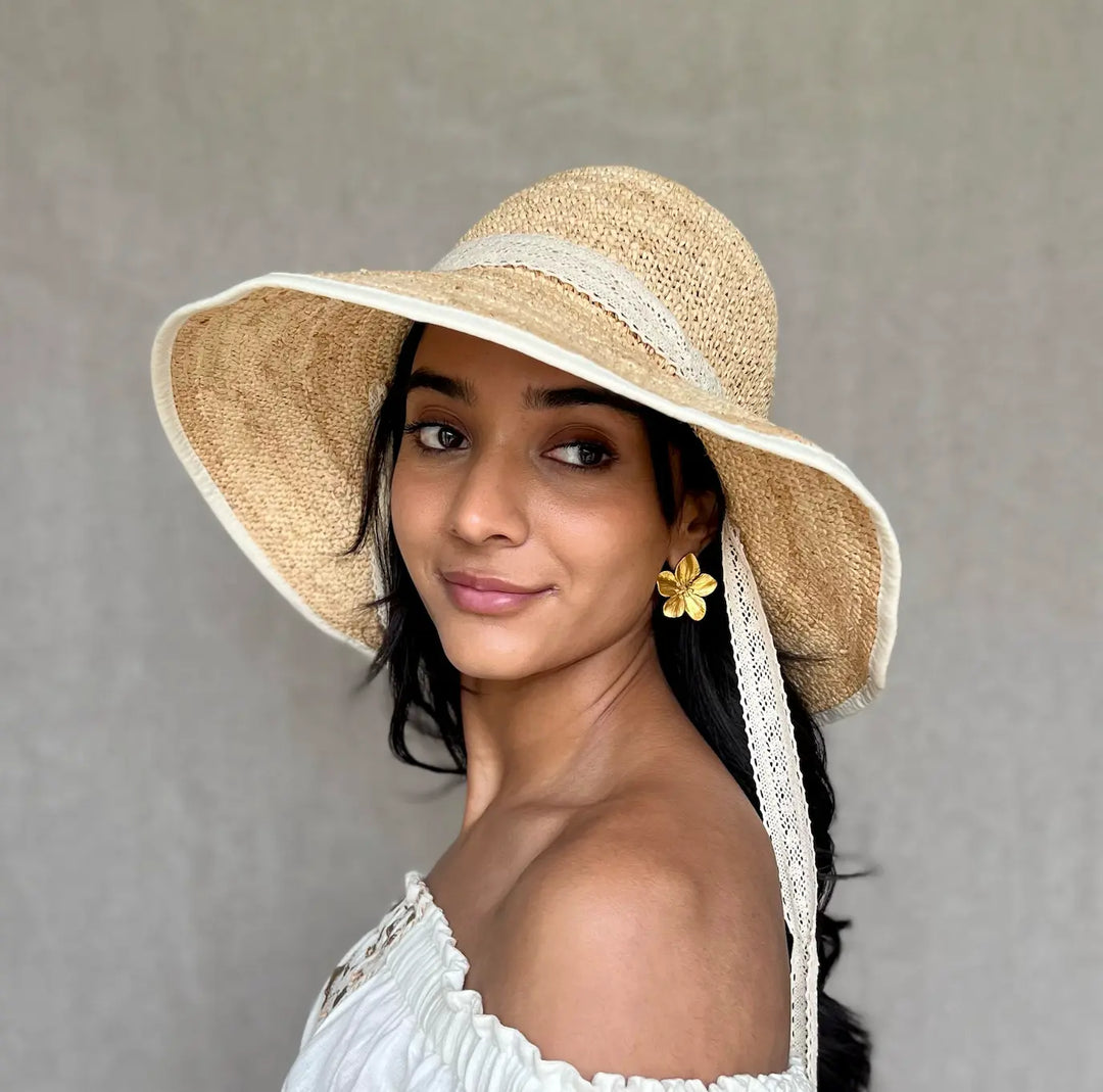 Anne Raffia Hat with cream Lace Bow