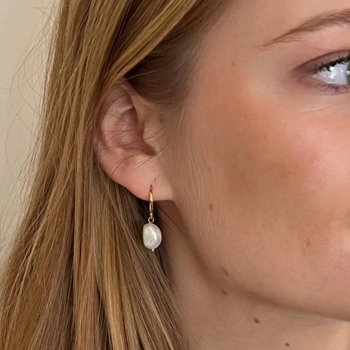 Haukea Baroque pearl earrings in 18 K gold plated sterling silver