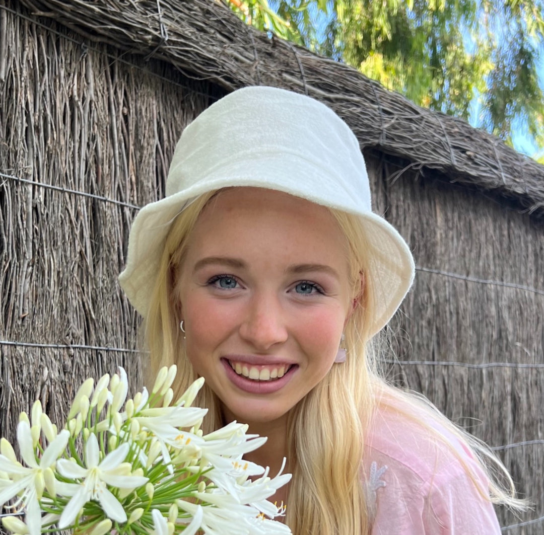 Bucket Hat in Terry - White