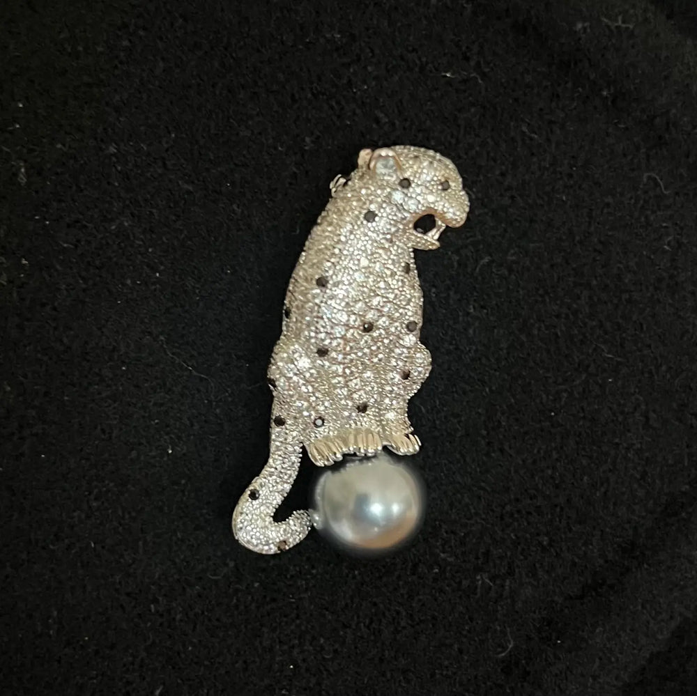 WS Brooch - Crystal Leopard and Pearl