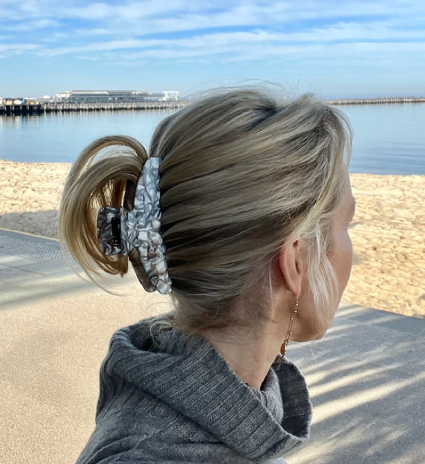 Premium Oversized Acetate Hair Claw in Silver marble