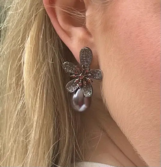 WS Violaceous Flower Earrings