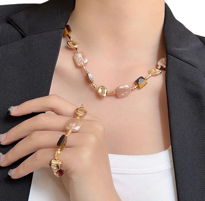 Solene pearl and tiger eye stone Necklace