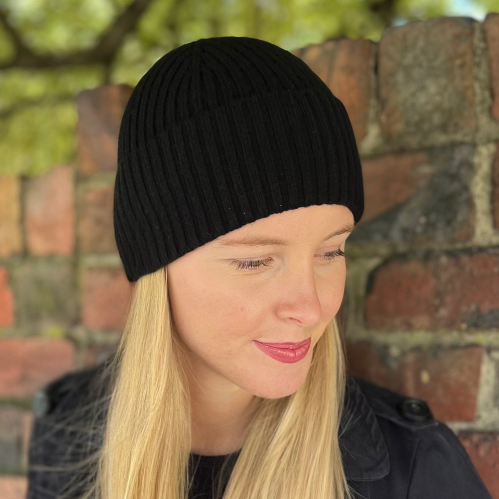 Skullie Unisex St Anton Beanies -Black