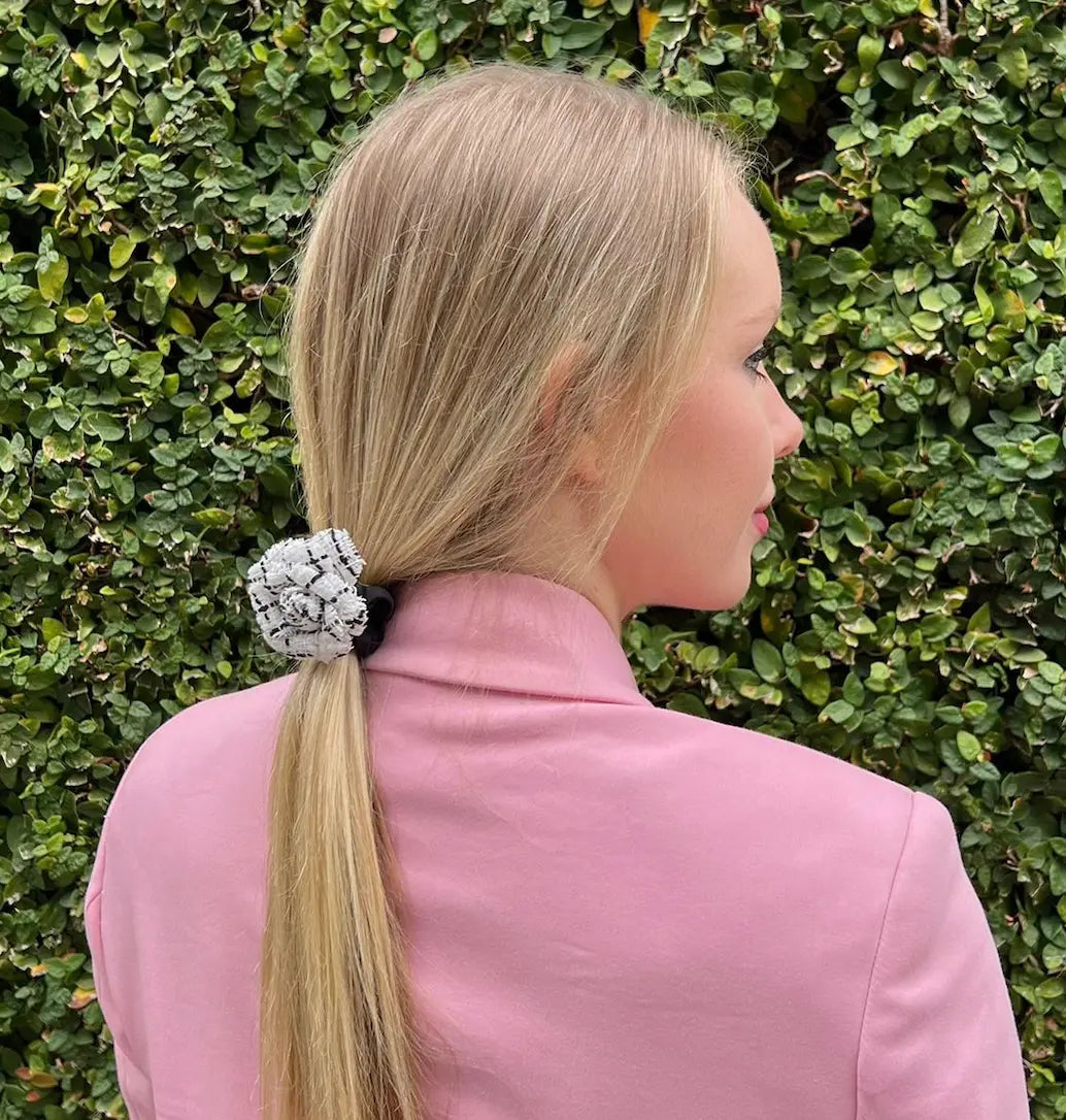 WS Scrunchie - Camilia - White/Black 757953170877