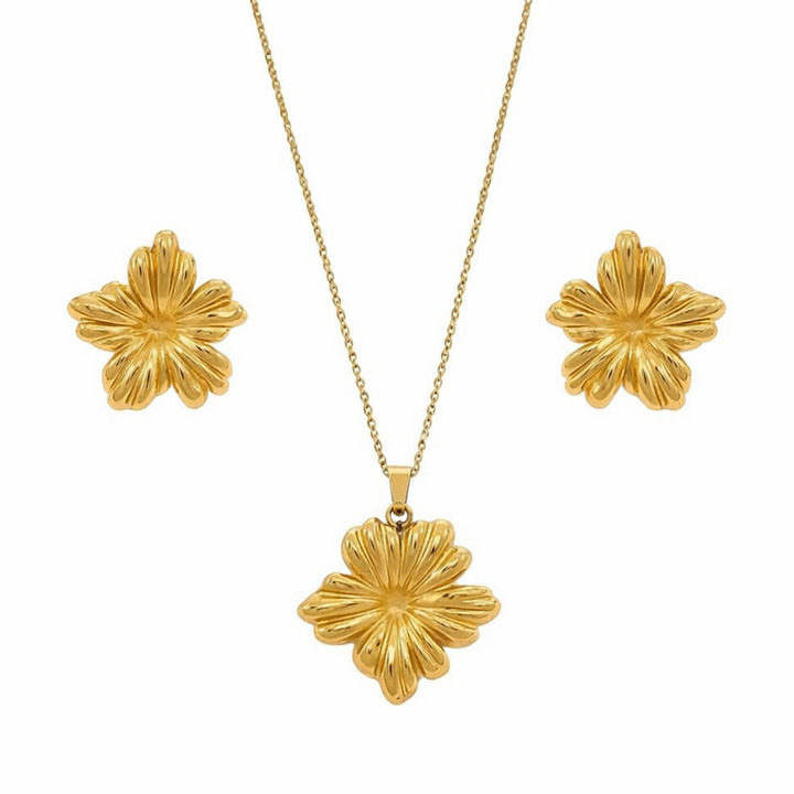Aurelia Bloom  Gold Flower Necklace