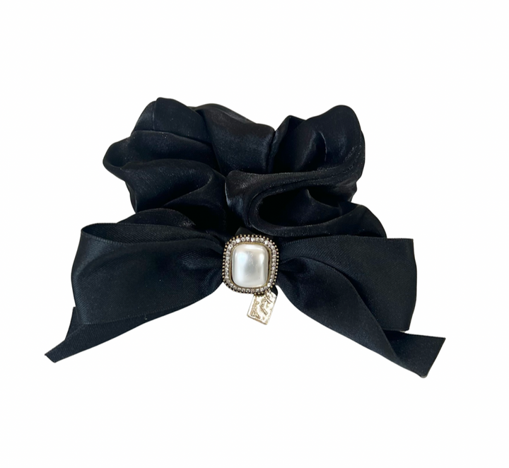 Scrunchie - Eloise Pearl Ribbon