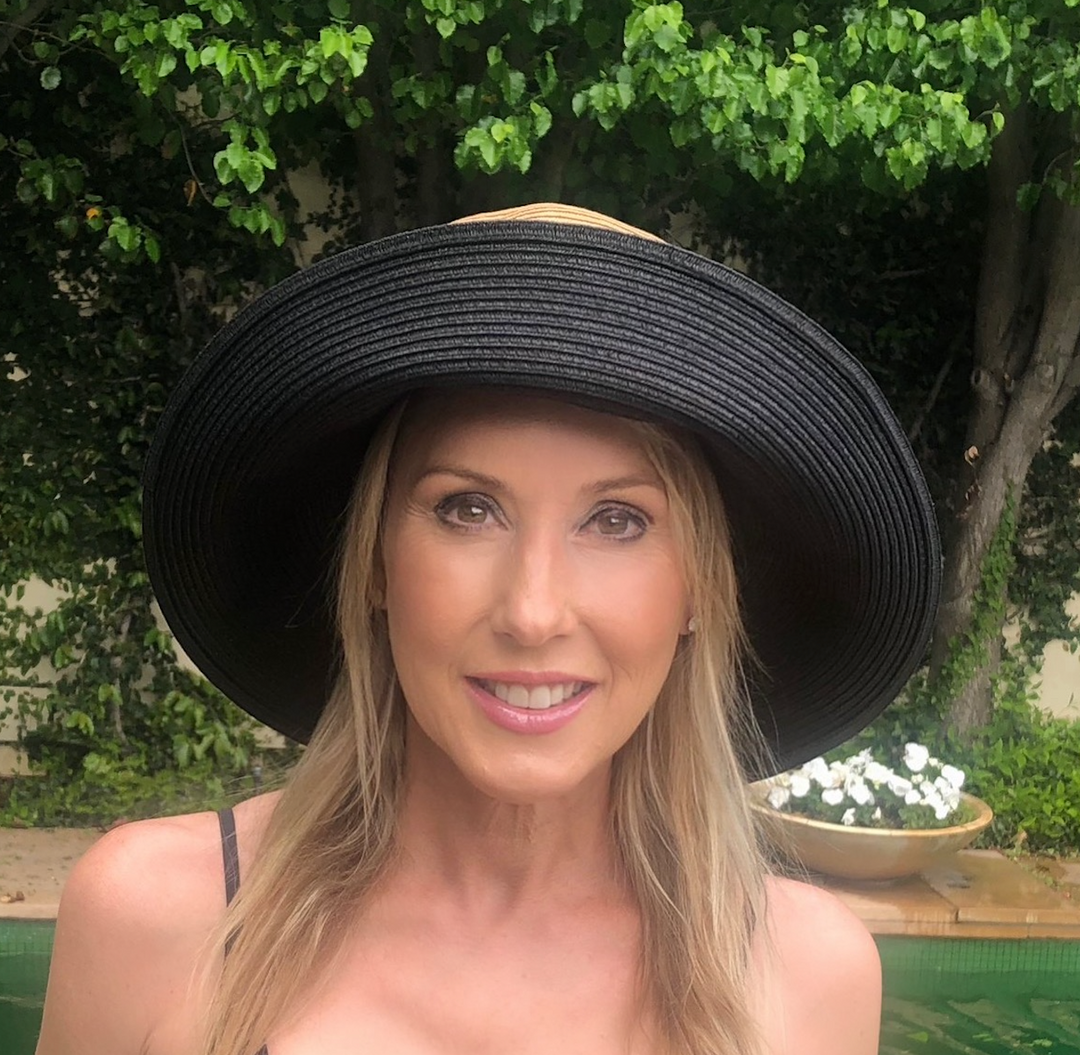 Premium Foldable Fisherman Hat with Bow in Black & Natural