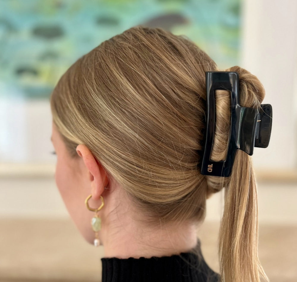 Acetate Large Rectangular Acetate Hair Claw in Black
