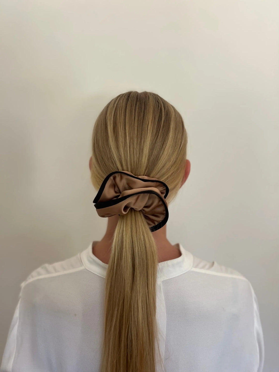 WS Scrunchie- Mocha with Black trim