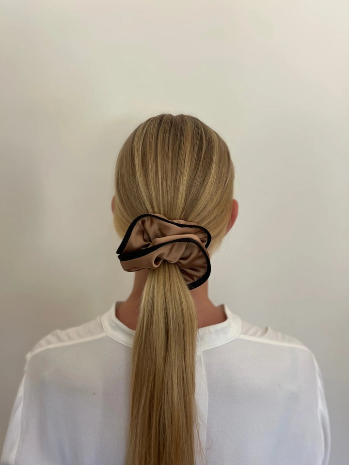 WS Scrunchie- Mocha with Black trim