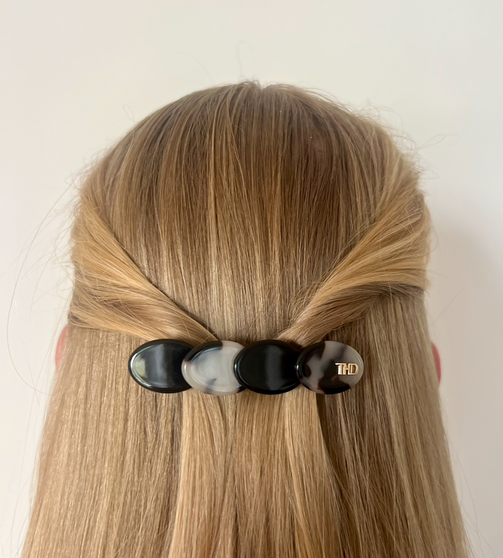 The Anna Circle Barrette - Black & Light Turtle