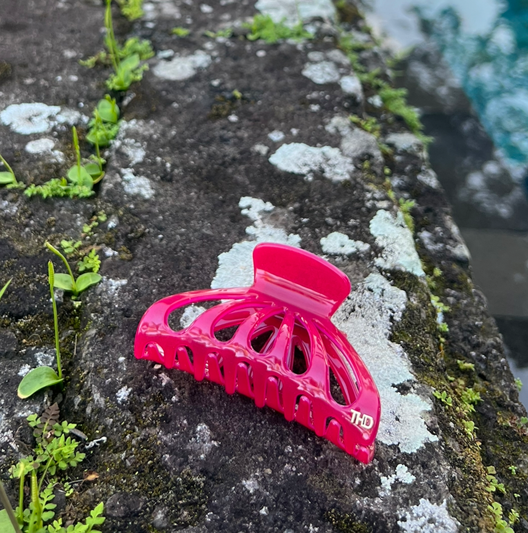 Large Hair claw with Cutouts in Viva Magenta