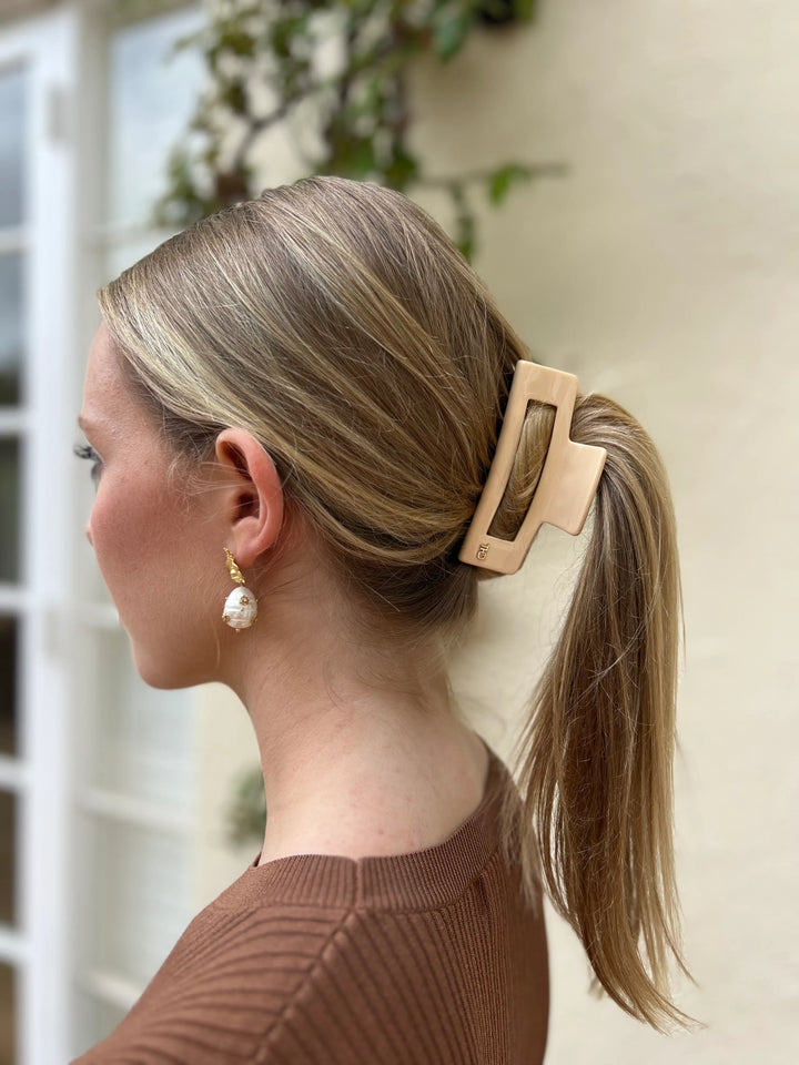 Acetate Rectangular Hair Claw in Vanilla Cream