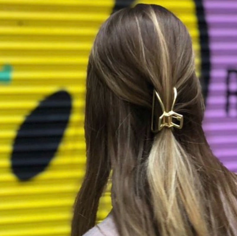 WS - Large Hair Claw Clip Open Shape in Brushed Gold 787099022085