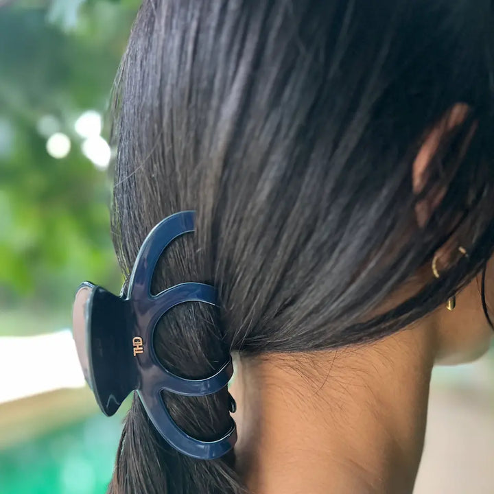 WS Cellulose Acetate Octopus Oversized Hair Claw Trim - Navy - Image 1
