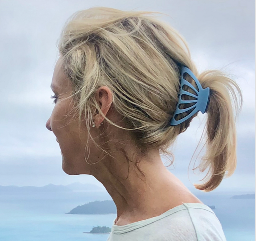 Acetate Large Claw in Cerulean Blue & Black Trim