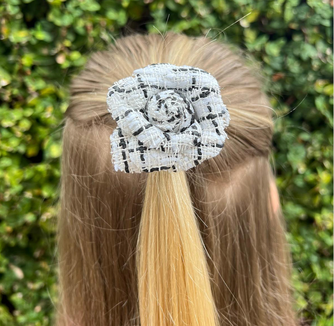 Scrunchie - Camilia - White/Black