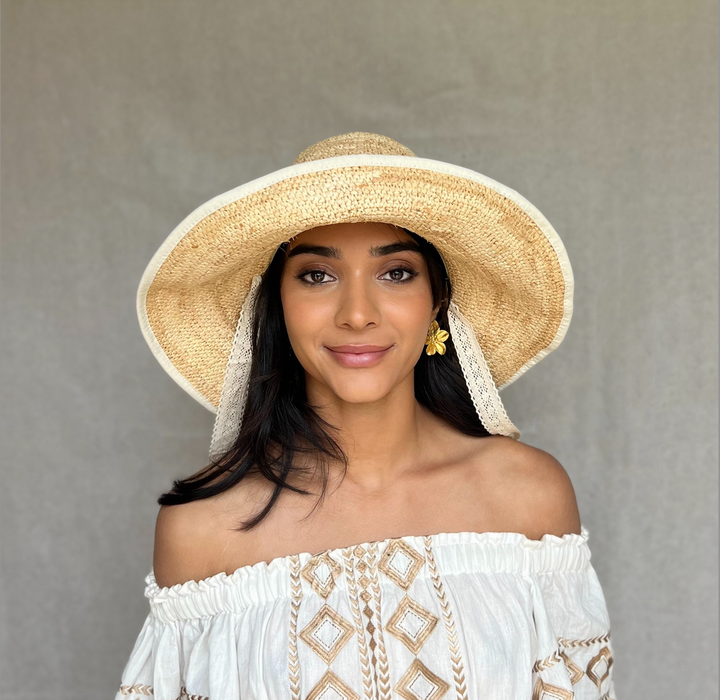 Anne Raffia Hat with cream Lace Bow
