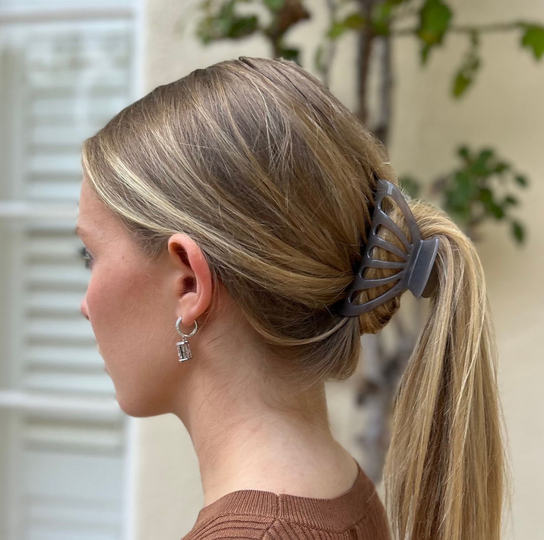 Large Hair claw with Cutouts in Grey Lilac