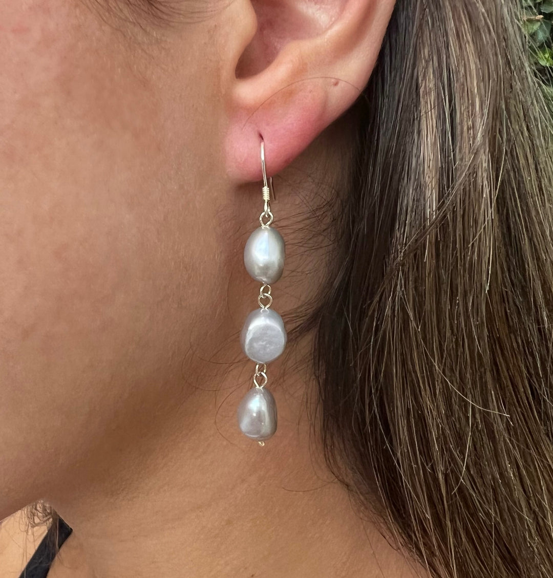 Trinity Pearl Earrings - Grey