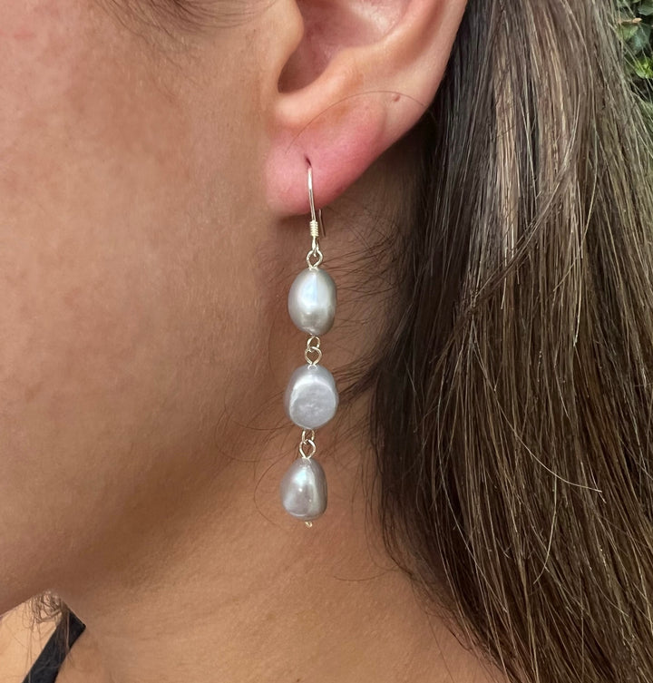 Trinity Pearl Earrings - Grey