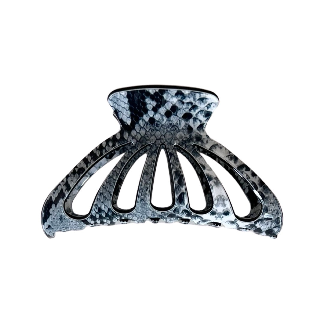Acetate Large Hair Claw in Snake Grey