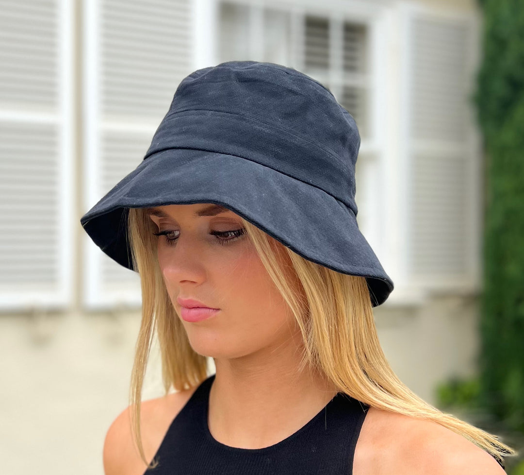 Bucket Hat extended Brim with in Plain Black