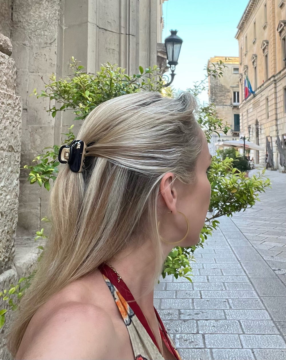 Hair Claw Clip Acetate Athenae Noir in Medium