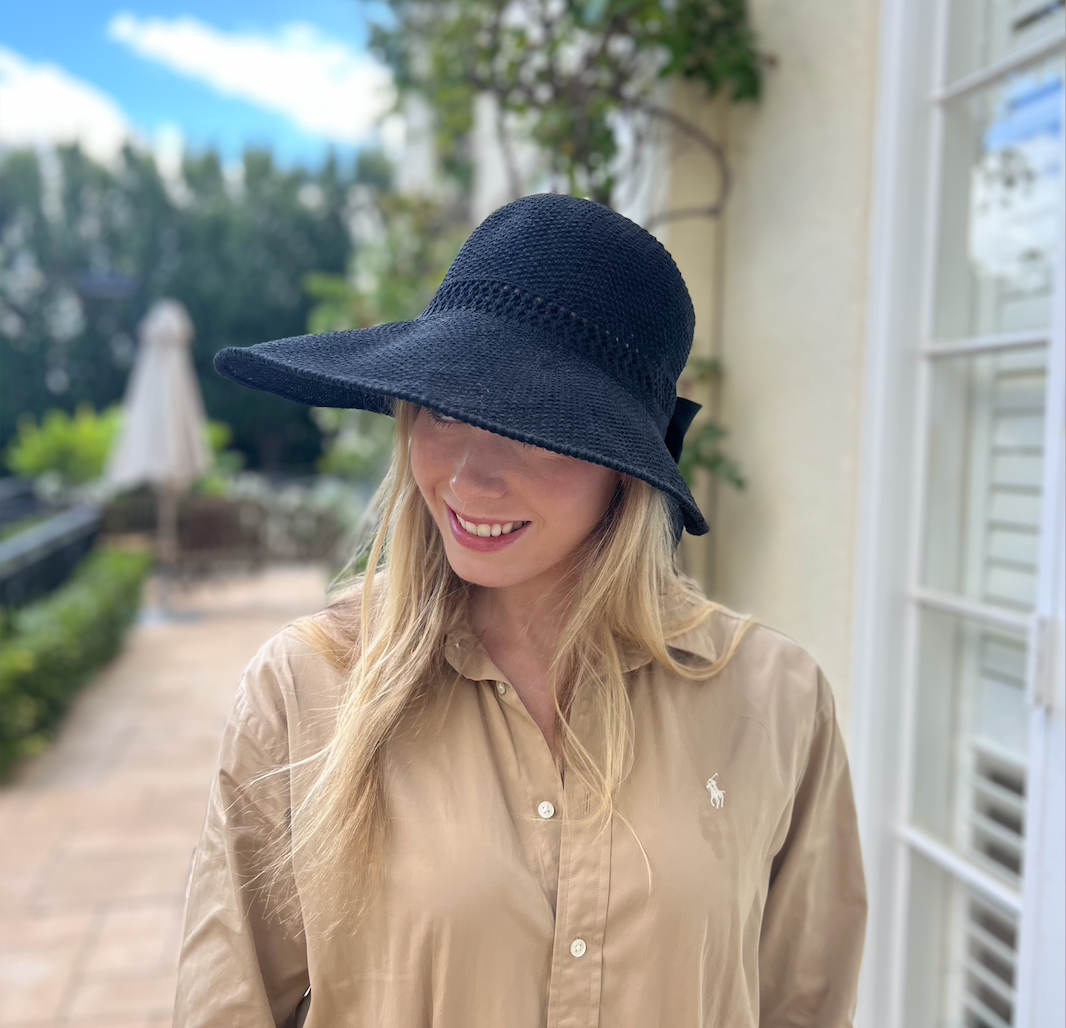 Visor Foldable & Black Ribbon in Black