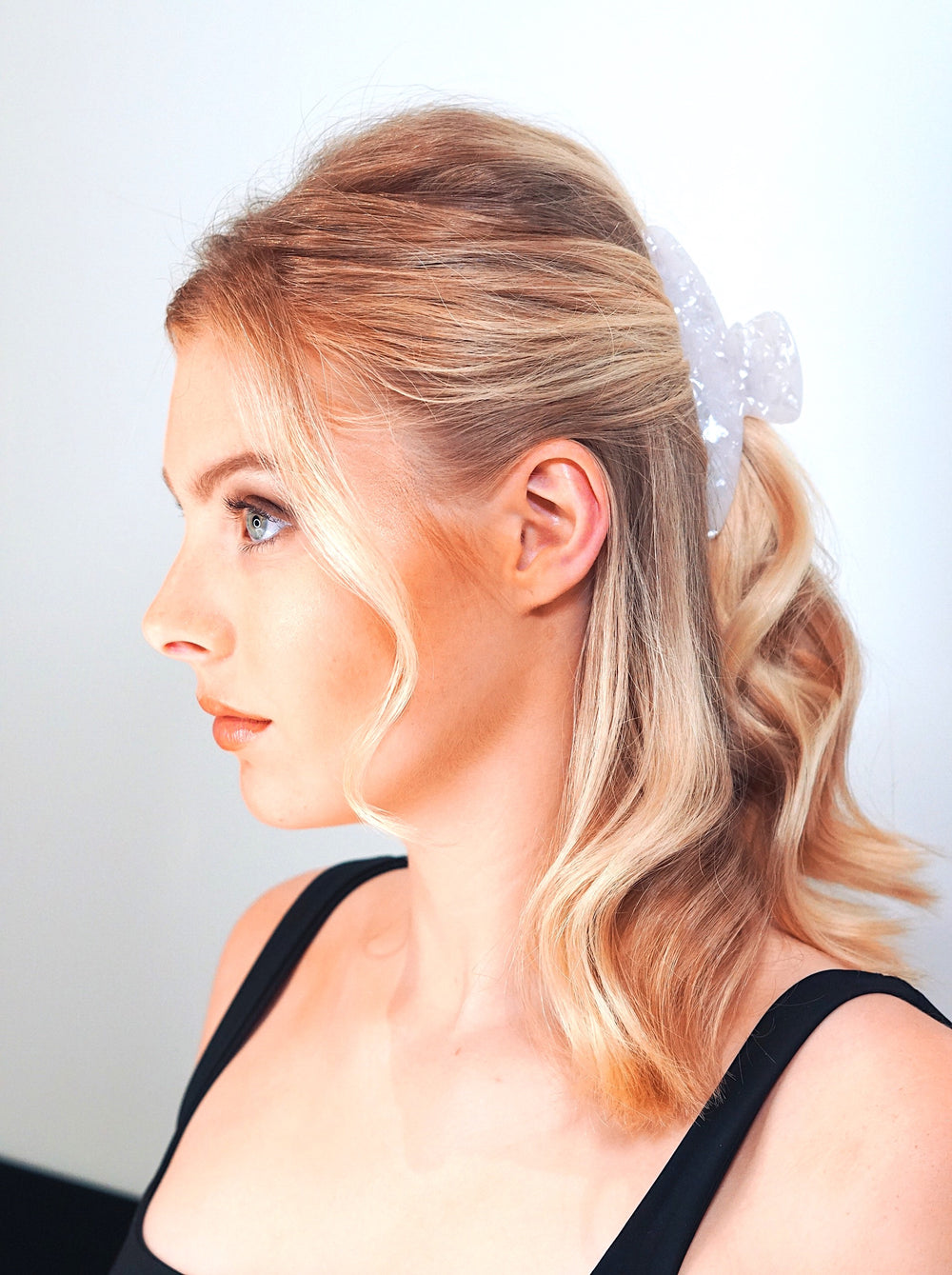 Premium oversized hair claw in White Pearl