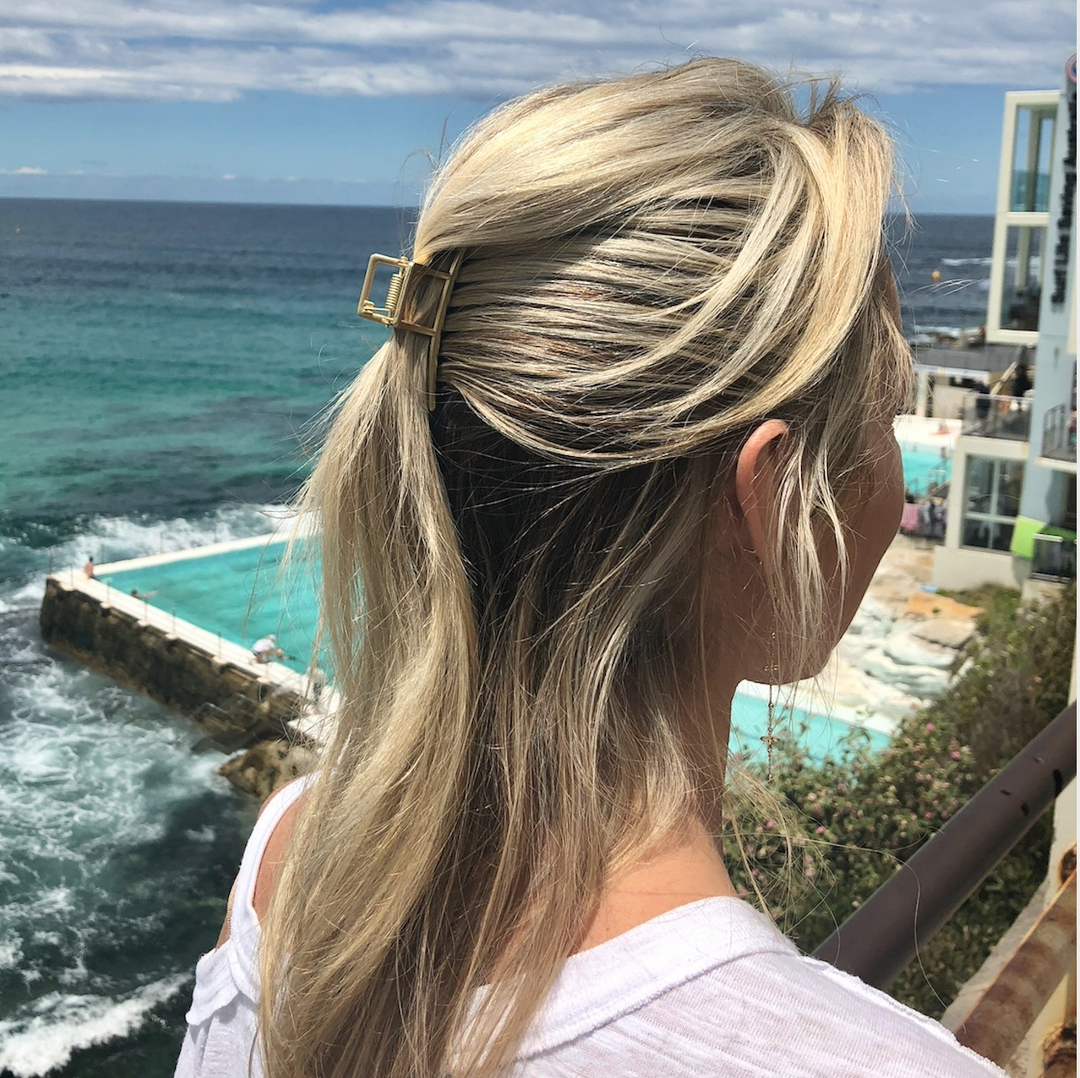 Medium line hair claws in matt gold and matt silver