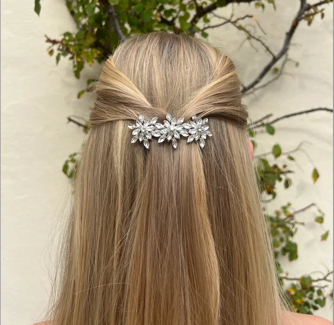 Flower Crystal Barrette -white