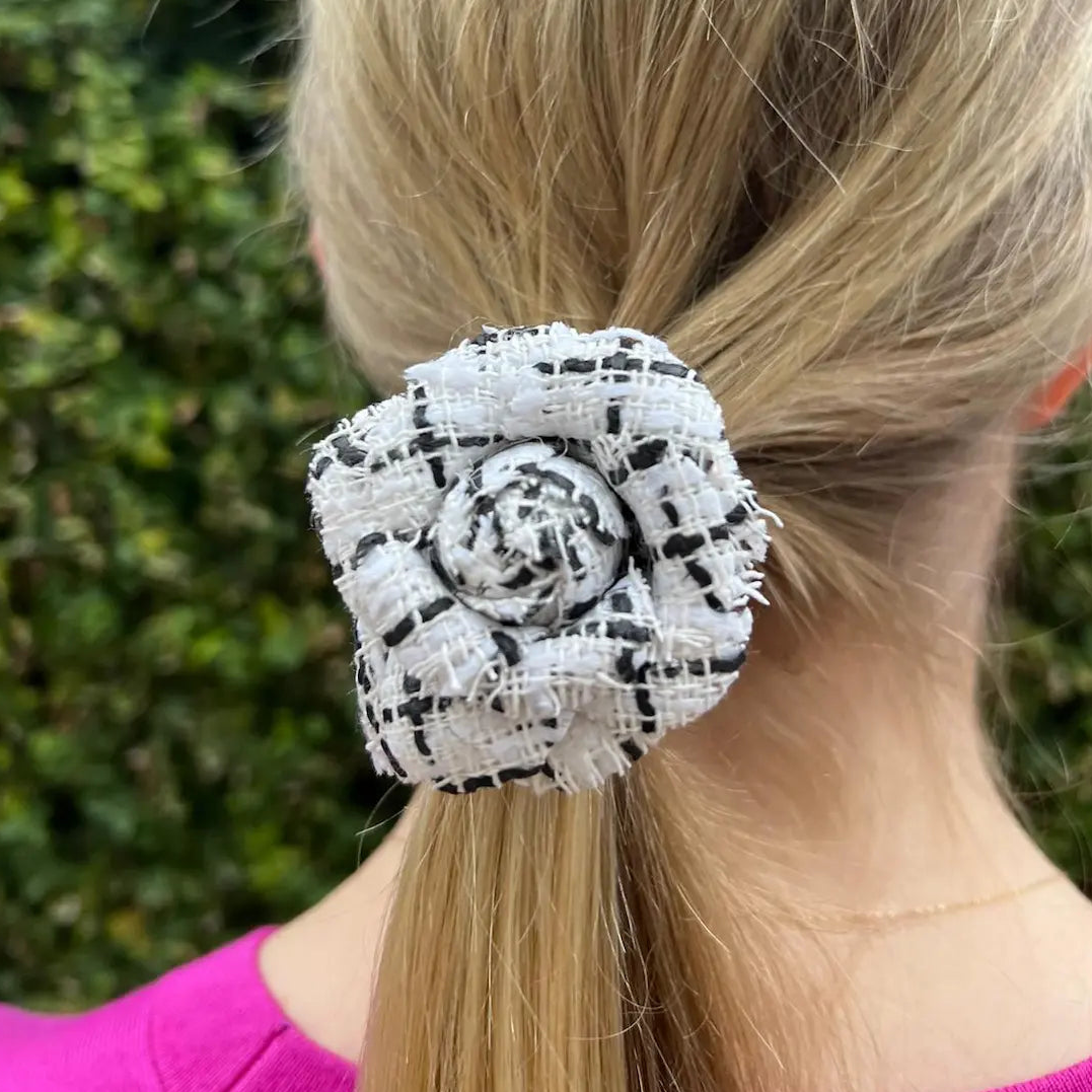WS Scrunchie - Camilia - White/Black - Image 1