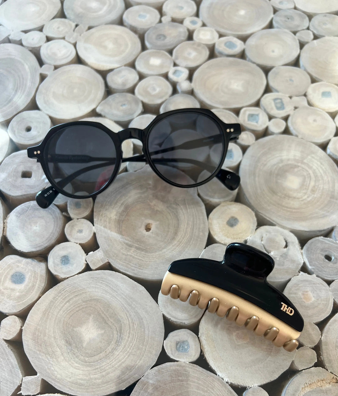 WS Hair Acetate Claw Clip Athenae Noir in Large 757953173823