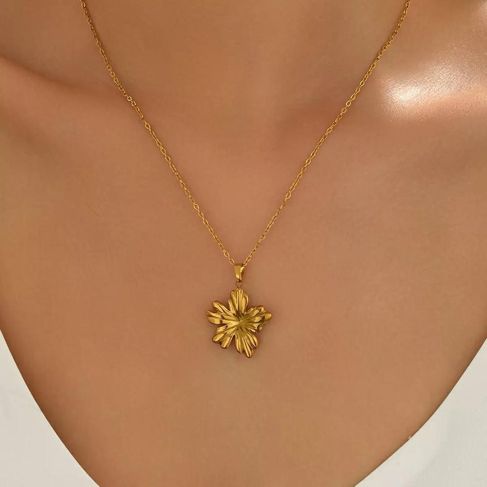 Aurelia Bloom  Gold Flower Necklace