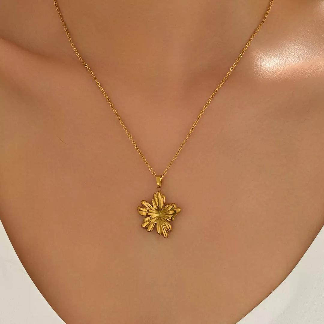 Aurelia Bloom  Gold Flower Necklace