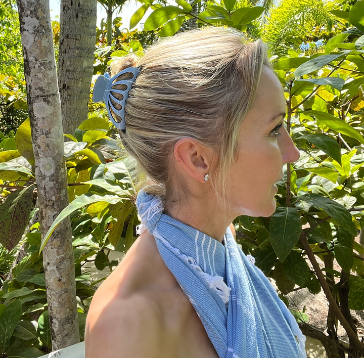 Acetate Large Claw in Cerulean Blue & Black Trim