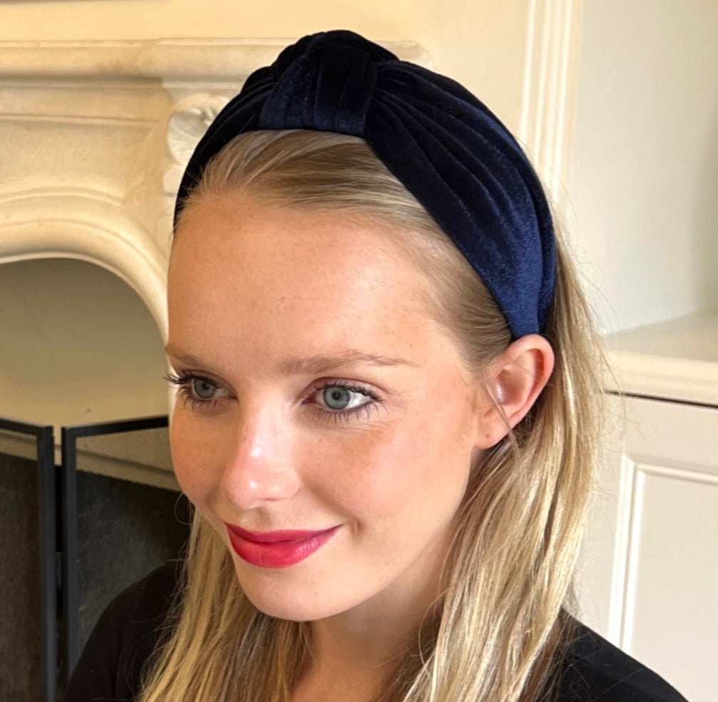 HB - Velvet knotted in Navy