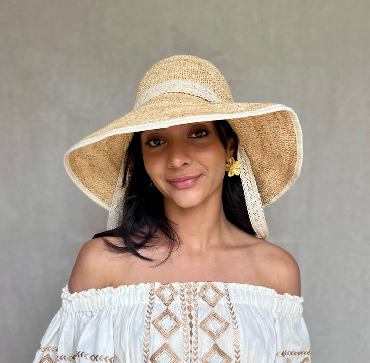 Anne Raffia Hat with cream Lace Bow