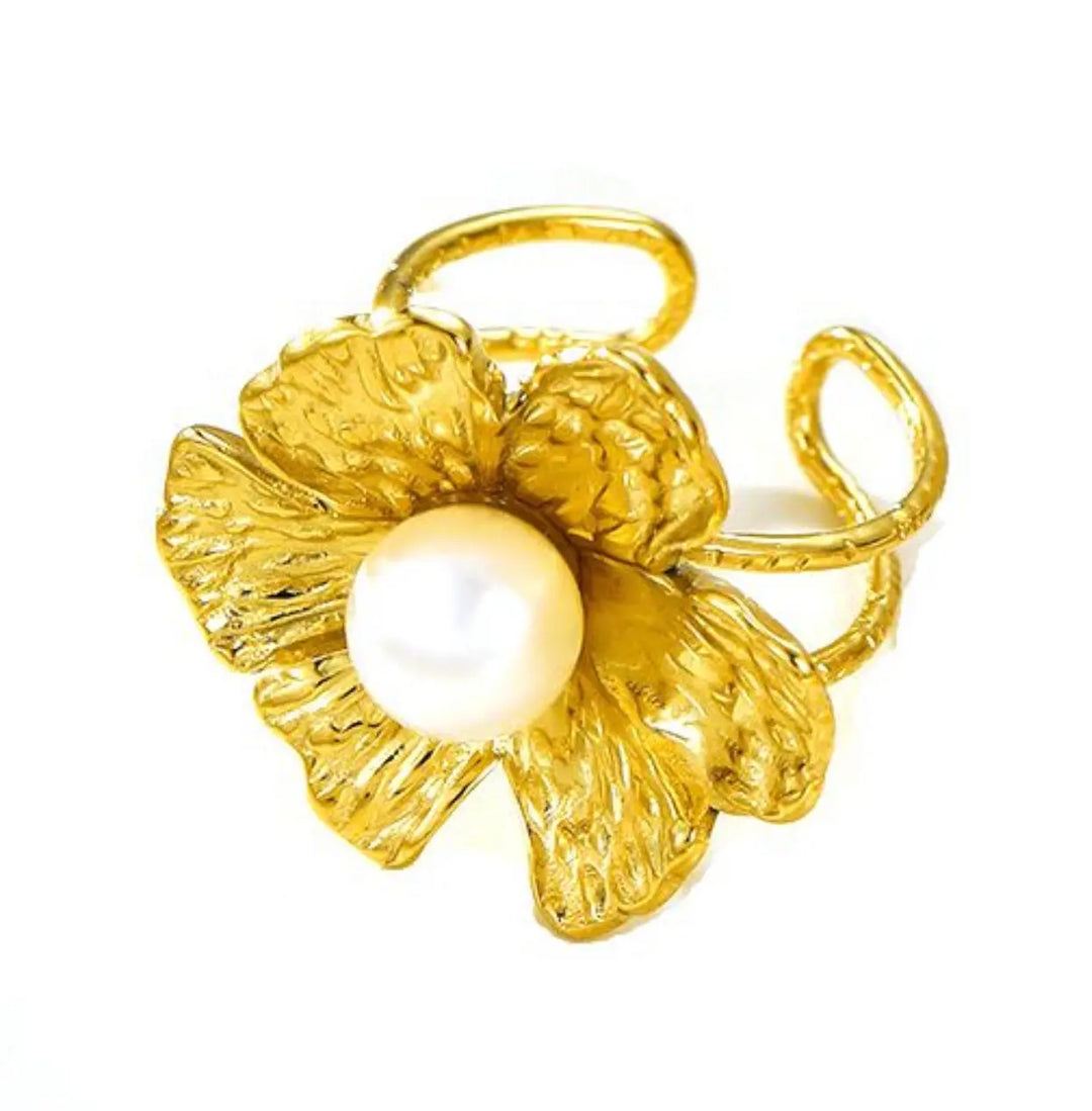 Flora Pearl Ring