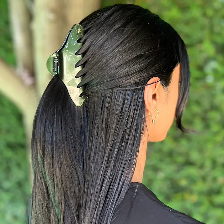 WS Acetate Cassandra Oversized Hair Claw Trim - Bistro Green - Image 1