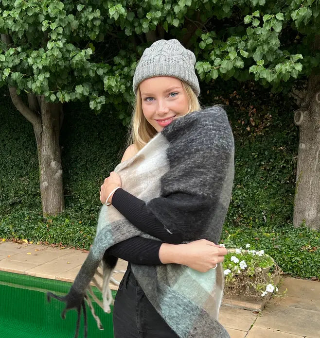 WS- Oversized Cuddly Blanket Scarf - Check Green and Black