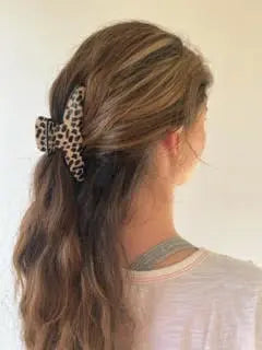 Acetate Oversized Hair Claw in Leopard black trim