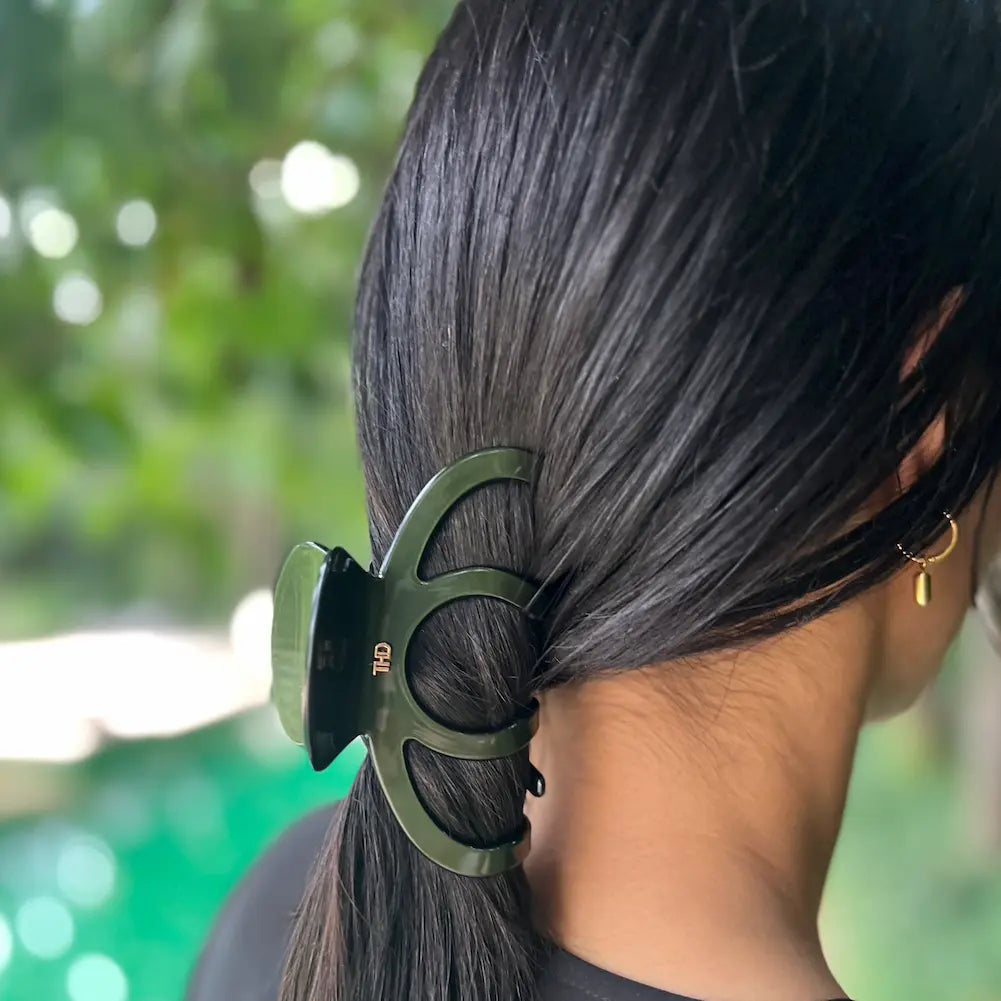 WS Cellulose Acetate Octopus Oversized Hair Claw Trim - Bistro Green - Image 1