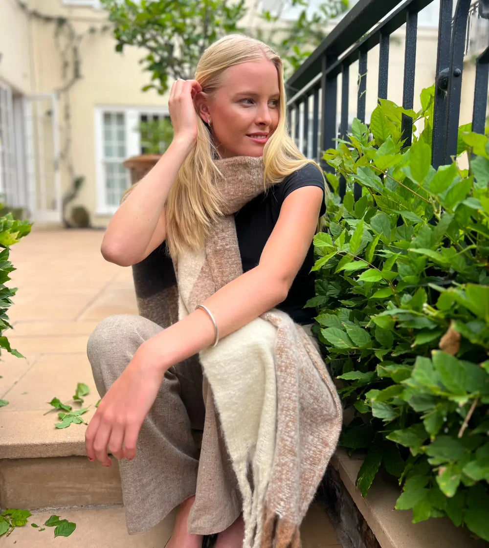 Oversized Cuddly Blanket Scarf in Brown