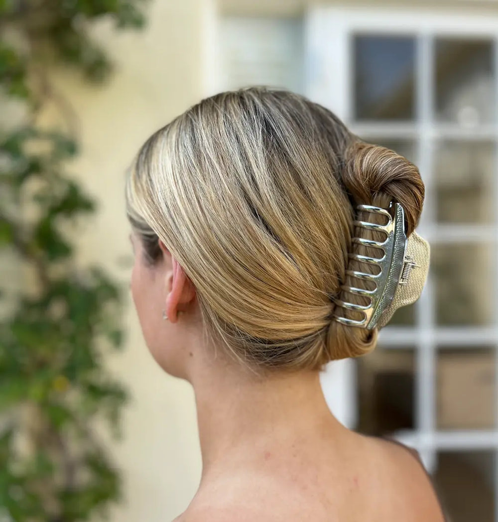 Oversized metal hair claw clip in silver