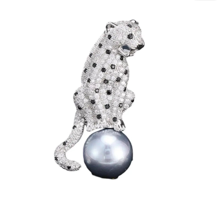 Brooch - Silver Crystal & Pearl leopard brooch