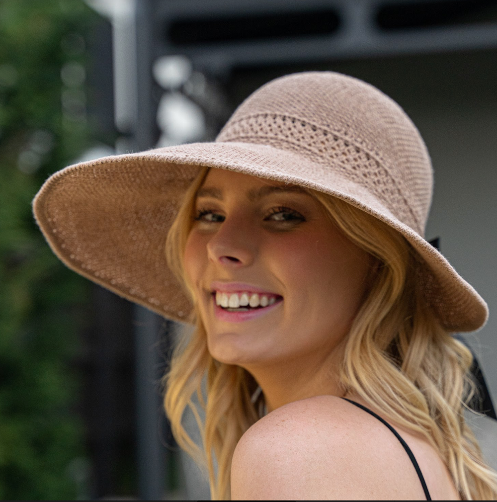 Visor Foldable & Black Ribbon in Golden Straw